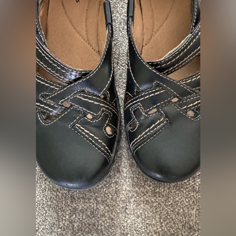 Clark’s Super Comfy Ashland Shoes - Picture 7 of 8